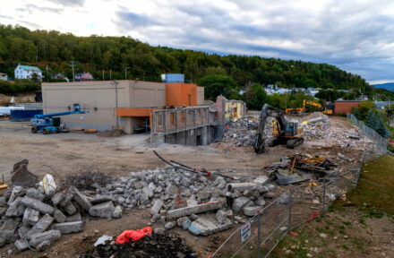 Ecole-Felix-Antoine-Savard-Photo-des-travaux-03-Démolition du bâtiment central