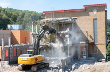 Ecole-Felix-Antoine-Savard-Photo-des-travaux-04-Démolition du bâtiment sud